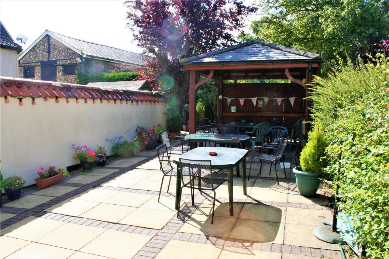 The White Horse Hotel Beyton Exterior photo