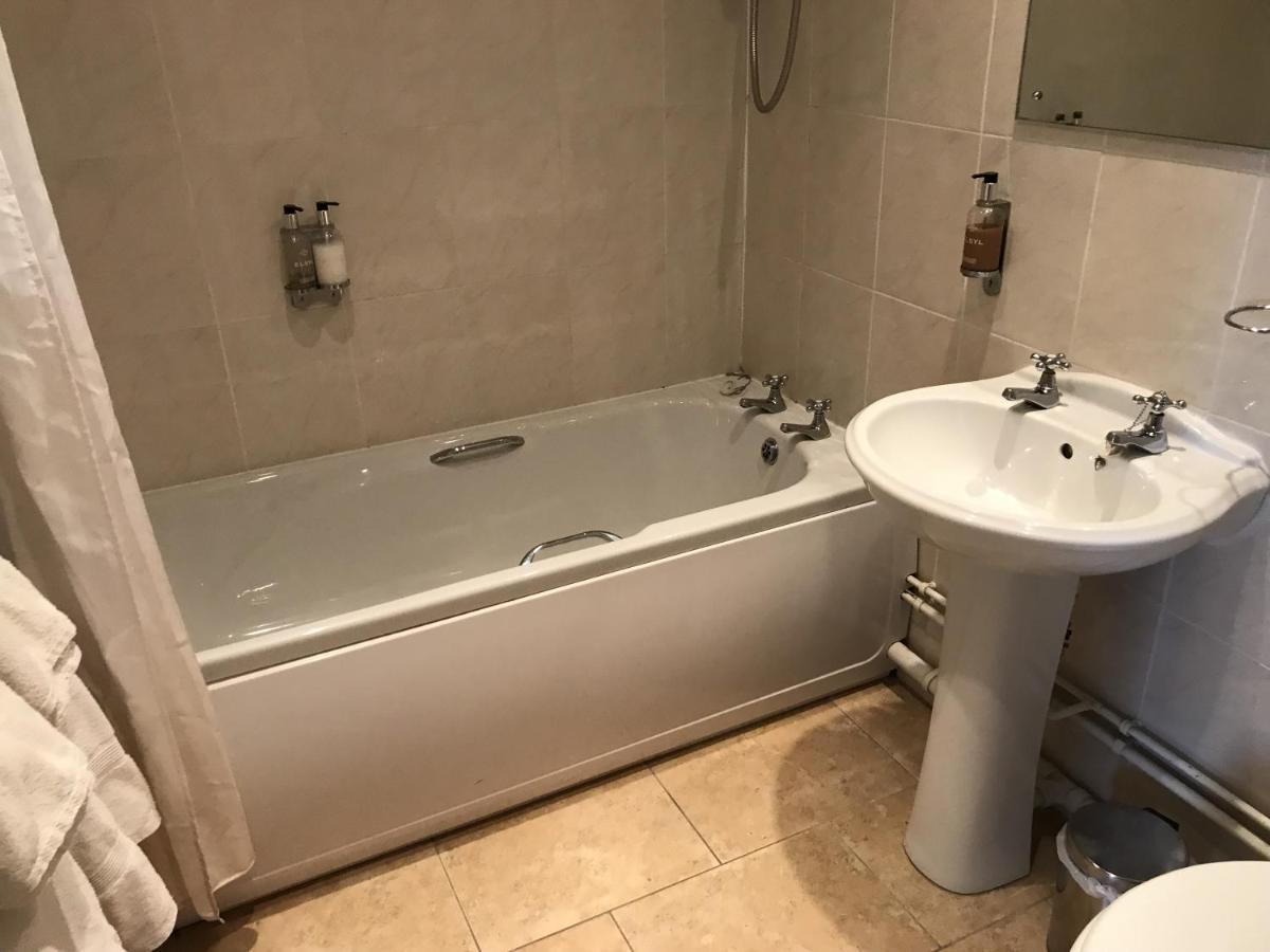 The White Horse Hotel Beyton Room photo
